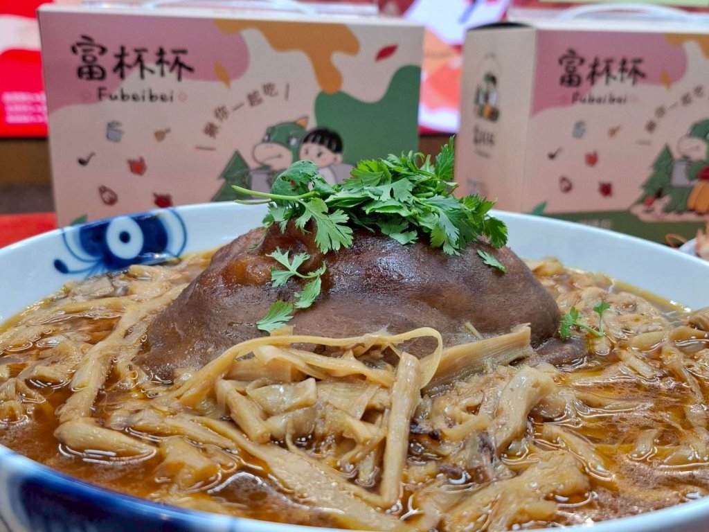  菜市場交易熱絡 年菜選擇多元 臺南傳統市場展現活力