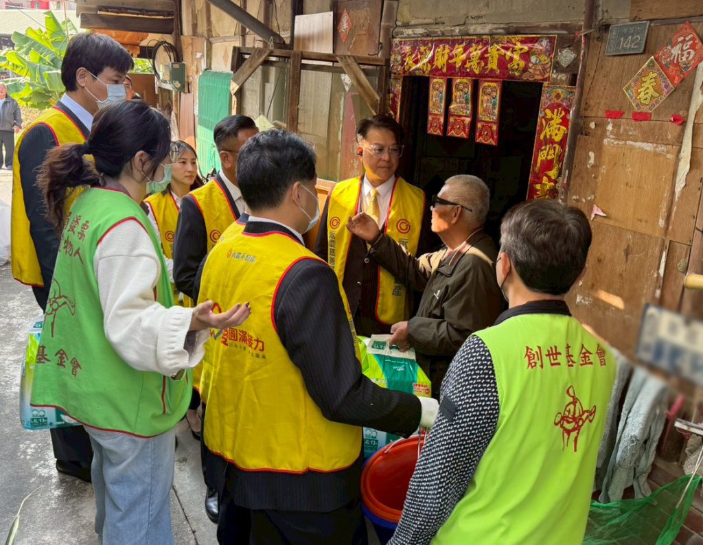 孝子獨撐30年！永慶房產集團四品牌親送暖祝好年