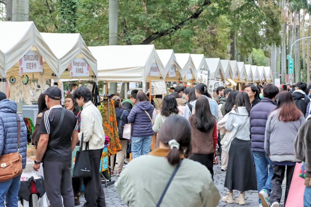 以風格選物形式舉辦吸引近萬人潮　竹市護城河新春選物市集創造百萬商機注入舊城區年前實質消費動能