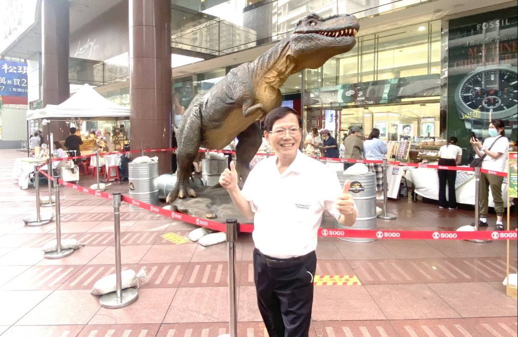 30歲博士帥哥指定「大10歲」熟女 校花幼師非「幼齒」不嫁