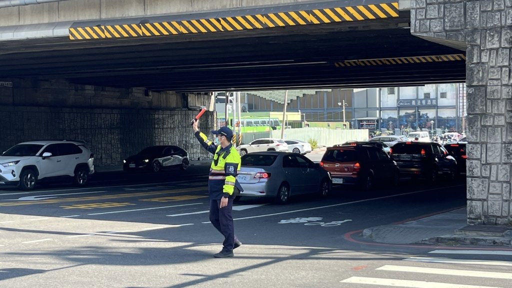 迎接春節連假 黃偉哲要求提前做好交通警力疏導整備