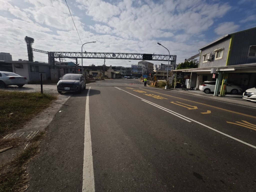 不再「卡」在平交道中！新營東山路交通瓶頸有望突破