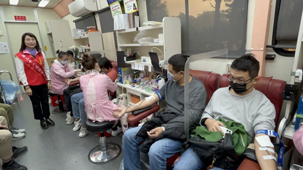 社團法人台南市婦女會與市議員參選人童小芸舉辦捐血活動 盼愛永不止息