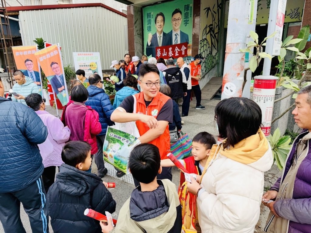 高麗菜盛產價跌 議員陳皇宇辦「捐發票換高麗菜」助農民、做公益