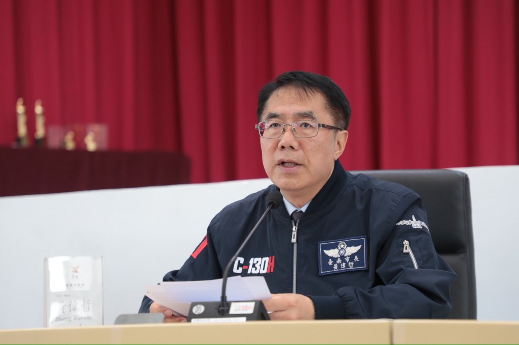 七年足跡可繞行台灣543圈！黃偉哲公布7週年市政數據：吸引投資額近3000億元、減債逾2百億