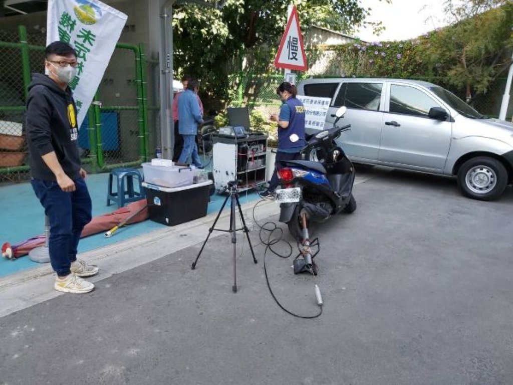 苓雅監理站2月6日舉辦「監理環保一條龍服務」