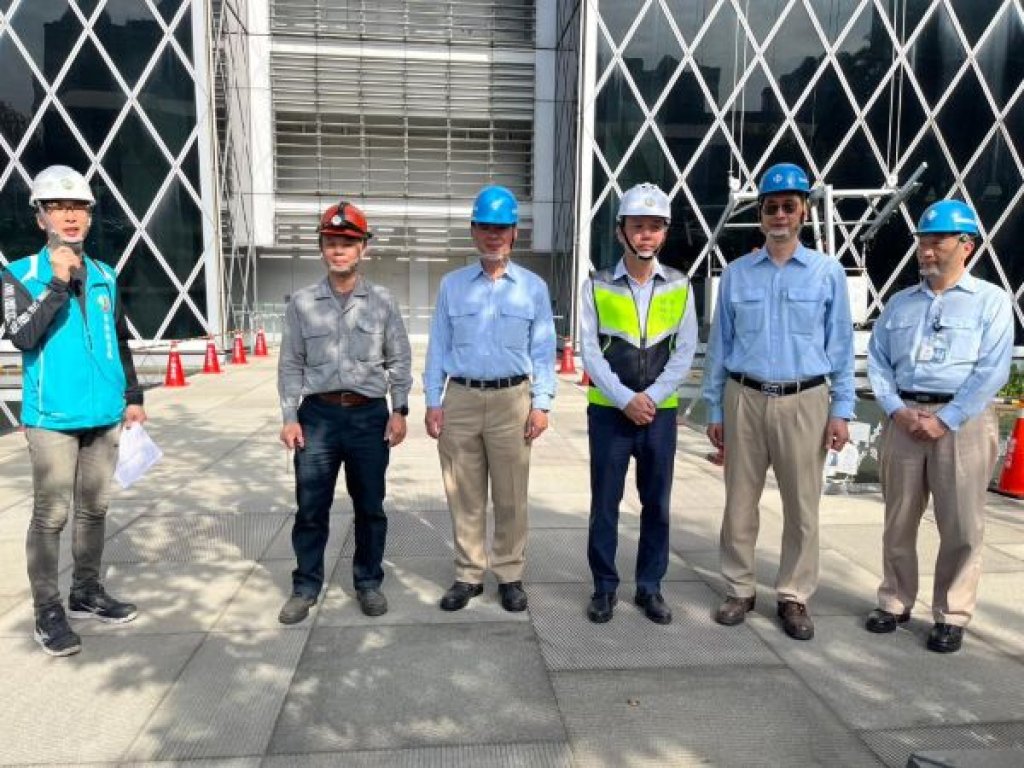  除舊佈新 安全第一  勞工局於中鋼總部舉辦大樓外牆清洗作業安全觀摩