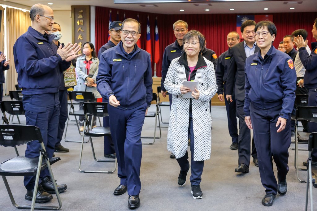 春安工作首日部長慰勉保五總隊勤務辛勞