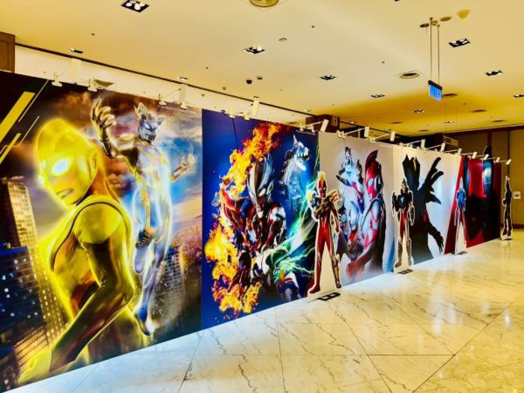 新光三越高雄左營店《超人力霸王》卡牌遊戲限定快閃店  結合「高雄冬日遊樂園」城市英雄IP商機　搶攻寒假親子商機 