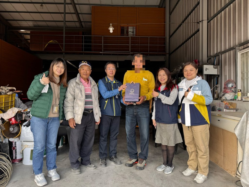 春節前夕送暖 民政局訪視慰問義務役身心障礙退伍人員