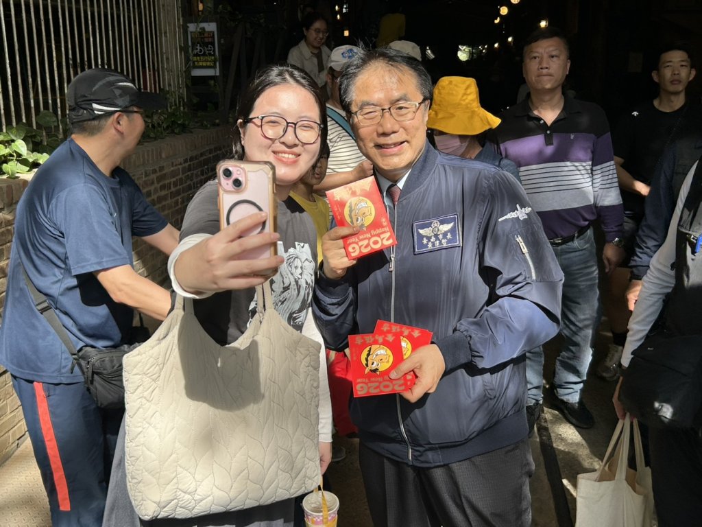 魔法藝術節在十鼓 黃偉哲前往發紅包 肯定文化創意能量