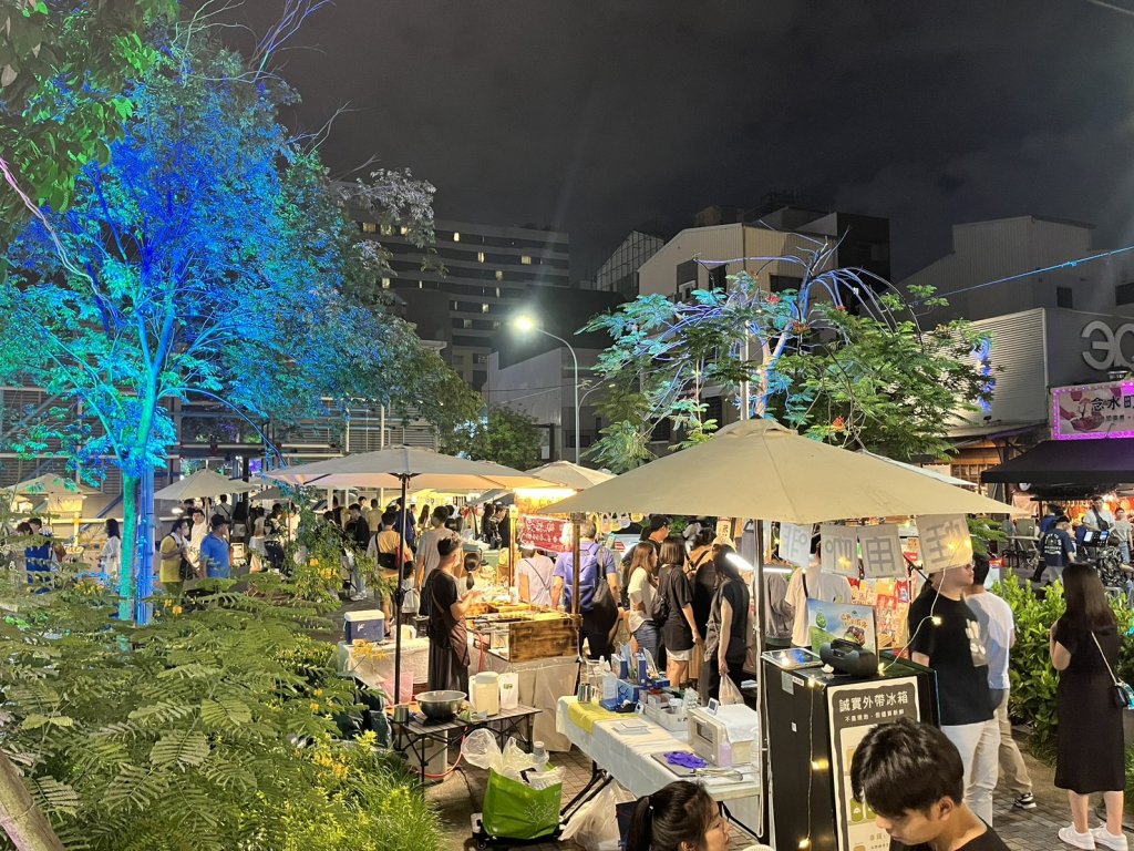 春節連假逛市集 海安商圈舉辦「馬上走運年年有福」熱鬧迎春