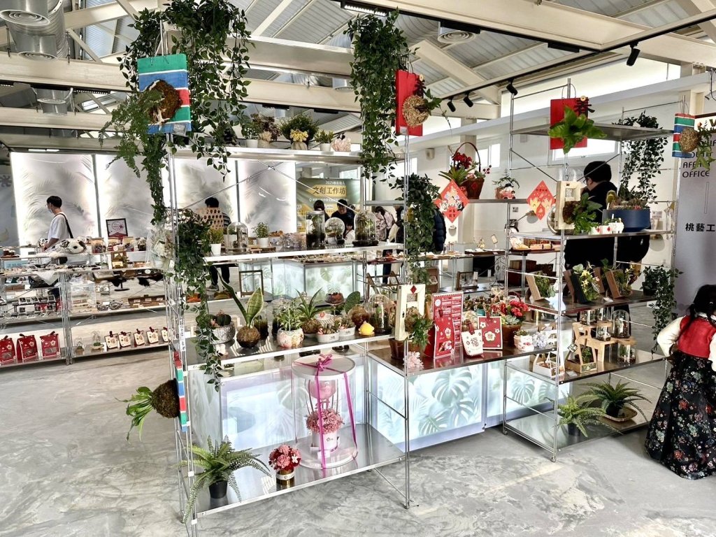 桃藝工坊全新升級「精緻選物店」　溫室植感打造青年文創品牌基地
