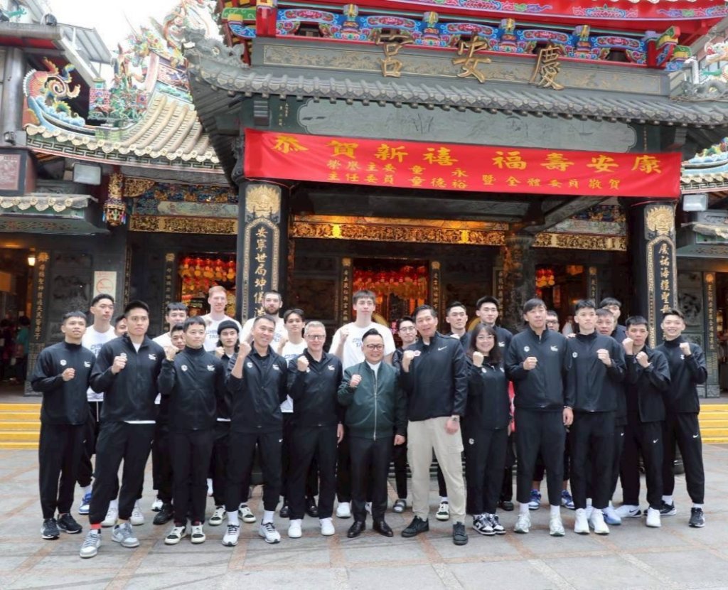 中華隊赴慶安宮祈福　童子瑋盼媽祖庇佑再創佳績