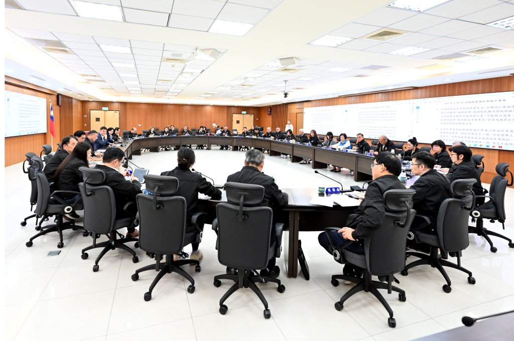 縣務會議拍板 7月起80歲以上長輩免繳健保費