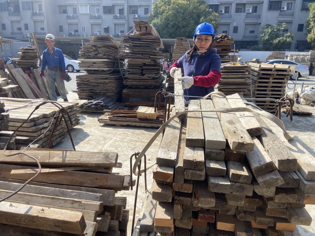 人生低潮落谷底 她靠勞動部職訓再造多元斜槓人生 