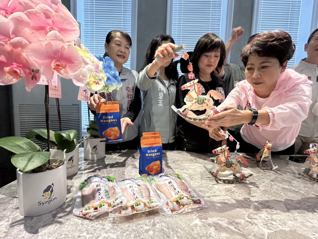 陳亭妃馬年創意小提燈亮相 強調打造「會走的台南名片」