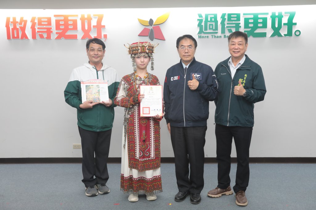畫出排灣族精彩文化! 官田國中楊喬琳勇奪全國原住民兒童繪畫創作比賽特優 