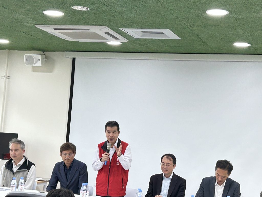 黃偉哲推動AI科技智慧水利守護臺南 導入污水管線免開挖修繕與智慧防汛成果發表