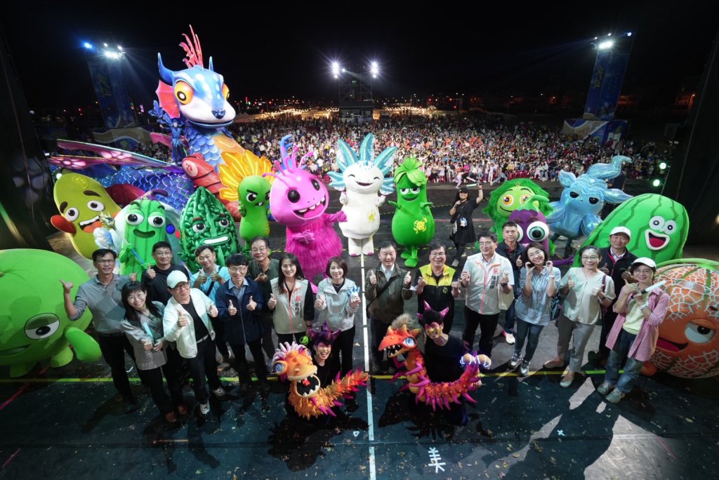 紙風車客家親子劇《燈怪》屏東震撼登場　8公尺巨獸嗨翻4千人