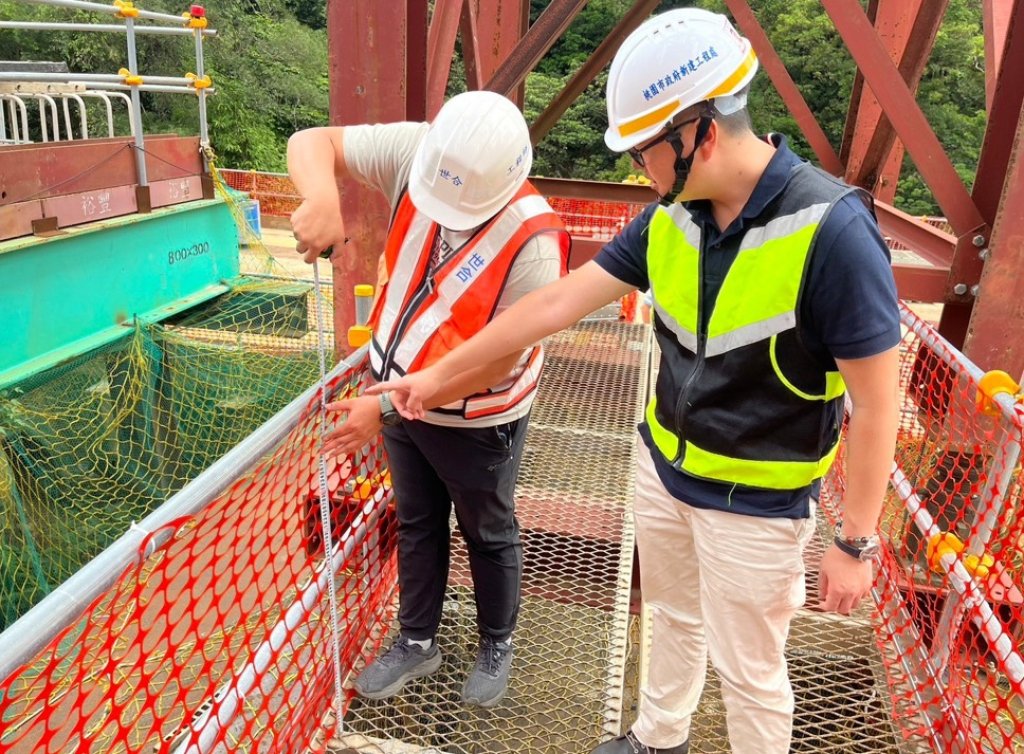 桃園工務局4位優秀同仁深耕基礎建設 榮獲114年度重大建設績優及預警獎項肯定