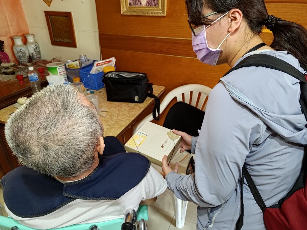 面臨超高齡時代來臨 黃偉哲將強化社工評估 與身心障礙者服務中心共同守護身障家庭