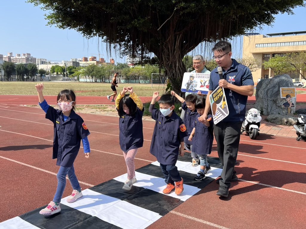 南市警局與崑山科大到東區辦理小小警察體驗營 攜手守護兒童安全