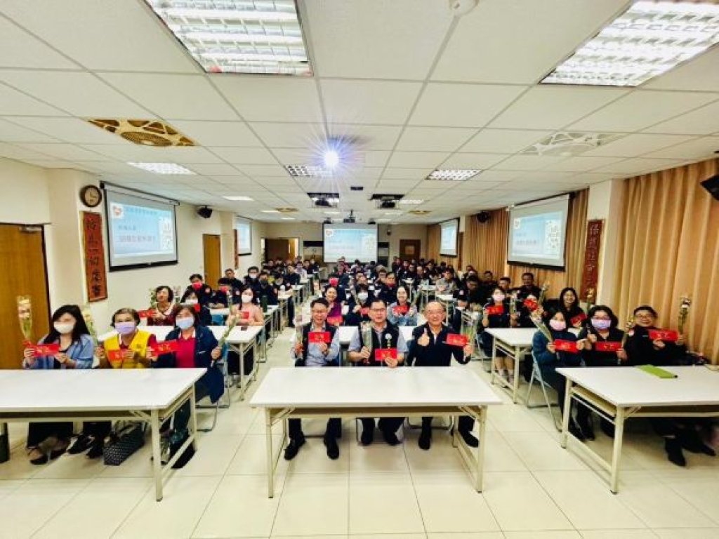 高雄港警慶祝婦女節 感謝女力辛勞付出