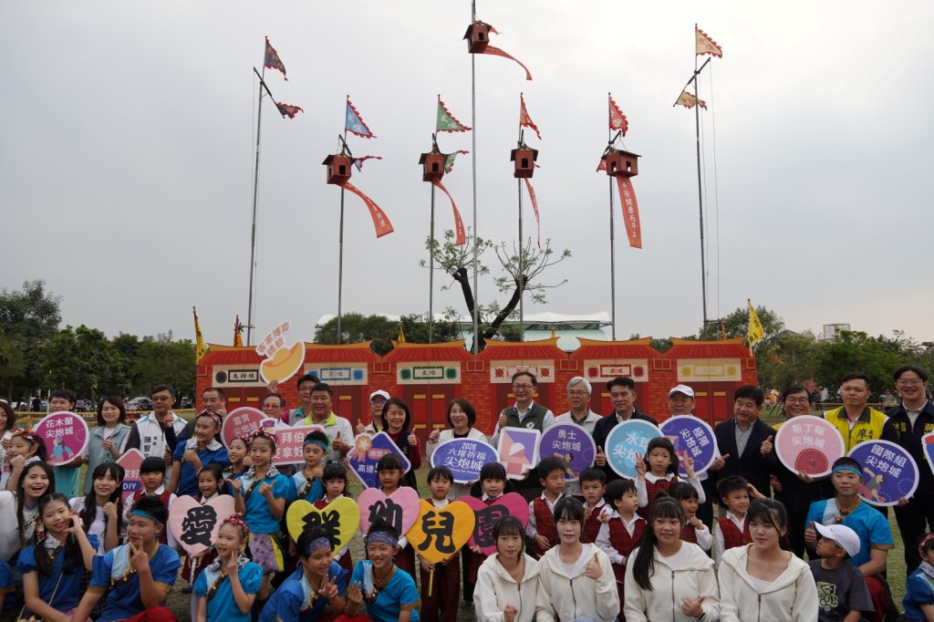 「六堆祈福尖炮城」震撼引爆　親身感受炮火齊鳴的熱血震撼！