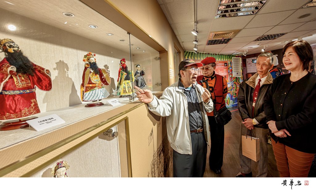 大稻埕戲苑《請戲—布袋戲一條街》特展  重返1950年代涼州街戲曲風華  三戲團歷史重現  街區走讀與三語導覽串起城市戲曲記憶