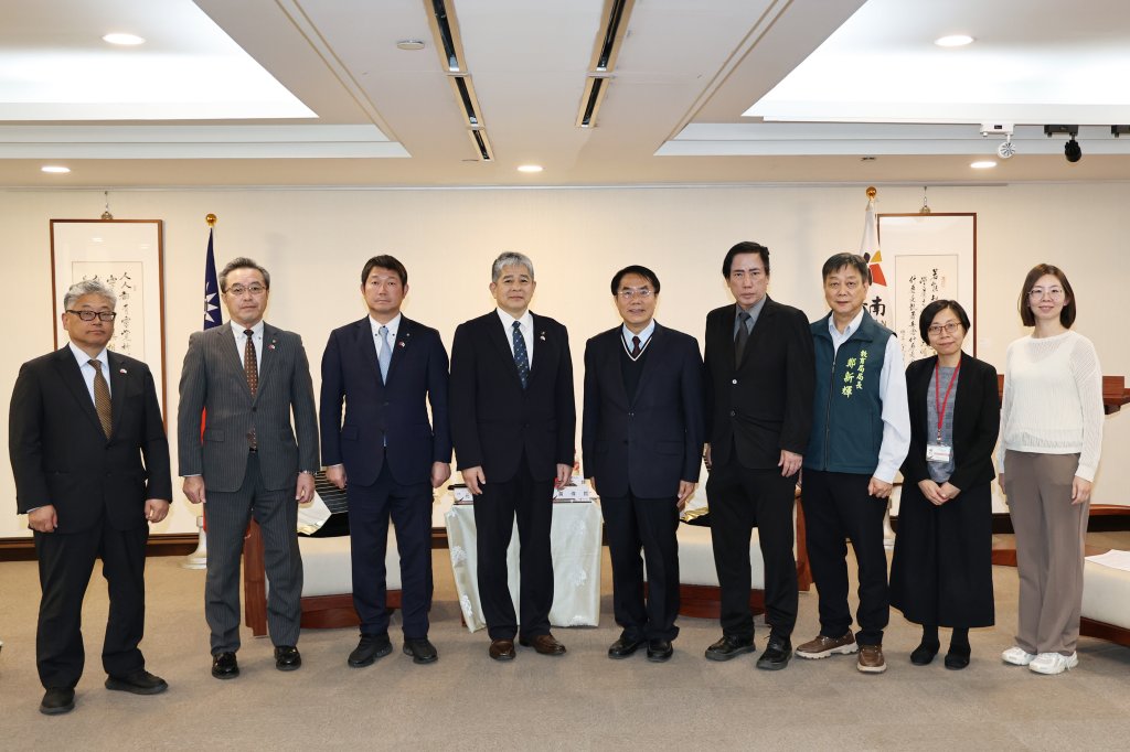 日本友誼市宇城地域締盟一週年再訪 黃偉哲親授道路命名公文紀念友誼