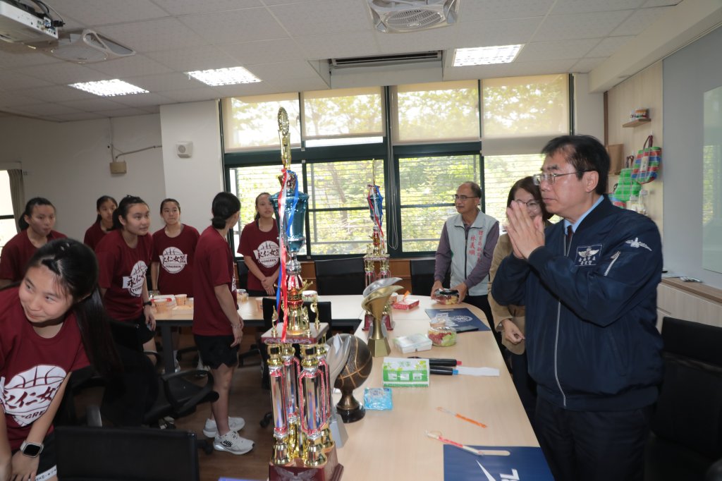 永仁女籃挺進HBL四強 黃偉哲前往慰勉期許再創佳績