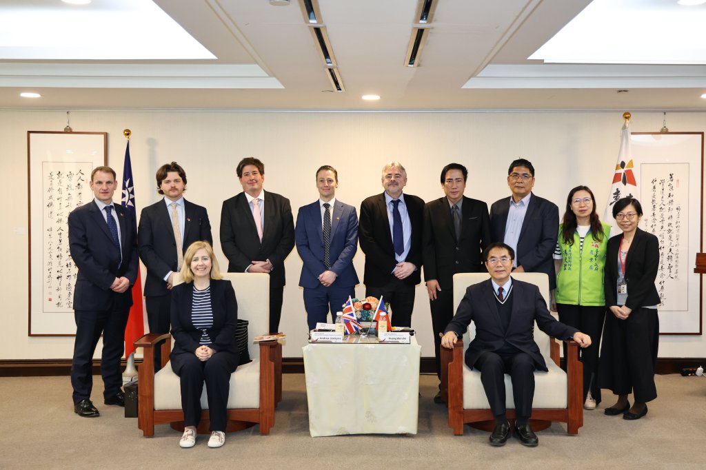 英國大林肯郡市長拜會市長黃偉哲 雙方暢談農業發展交流