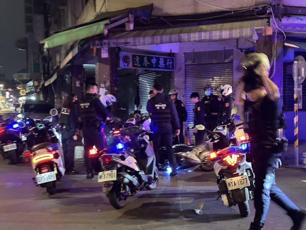 男子吸毒又飲酒拒檢亡命逃竄 桃警口袋戰術包圍逮人