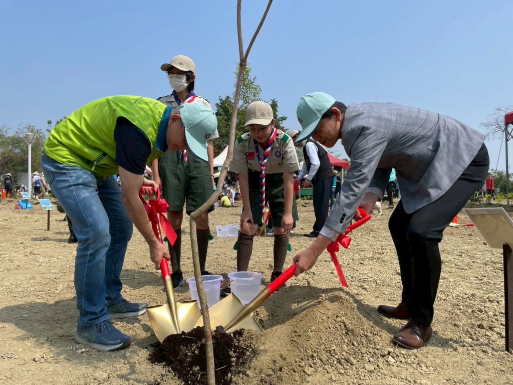 台南市農業局舉辦「加樹淨零 馬力全開」植樹活動 落實淨零永續願景