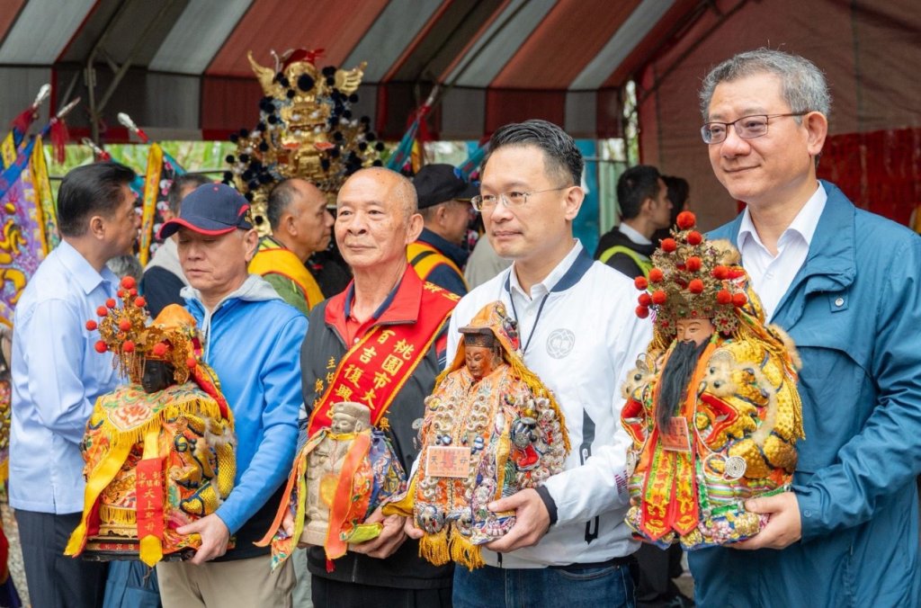 全台最美麗的神巡路線在桃園 蘇俊賓三度登船參加百吉復興宮水庫媽遶境