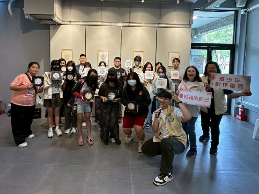 「色彩裡的自己」青少年創作畫展　3/21青少年中心正式開展