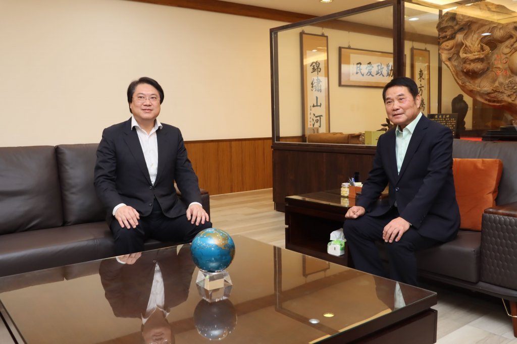 內政部長訪視苗栗縣政府　 縣長積極爭取警察局重建、科東二路等交通建設經費