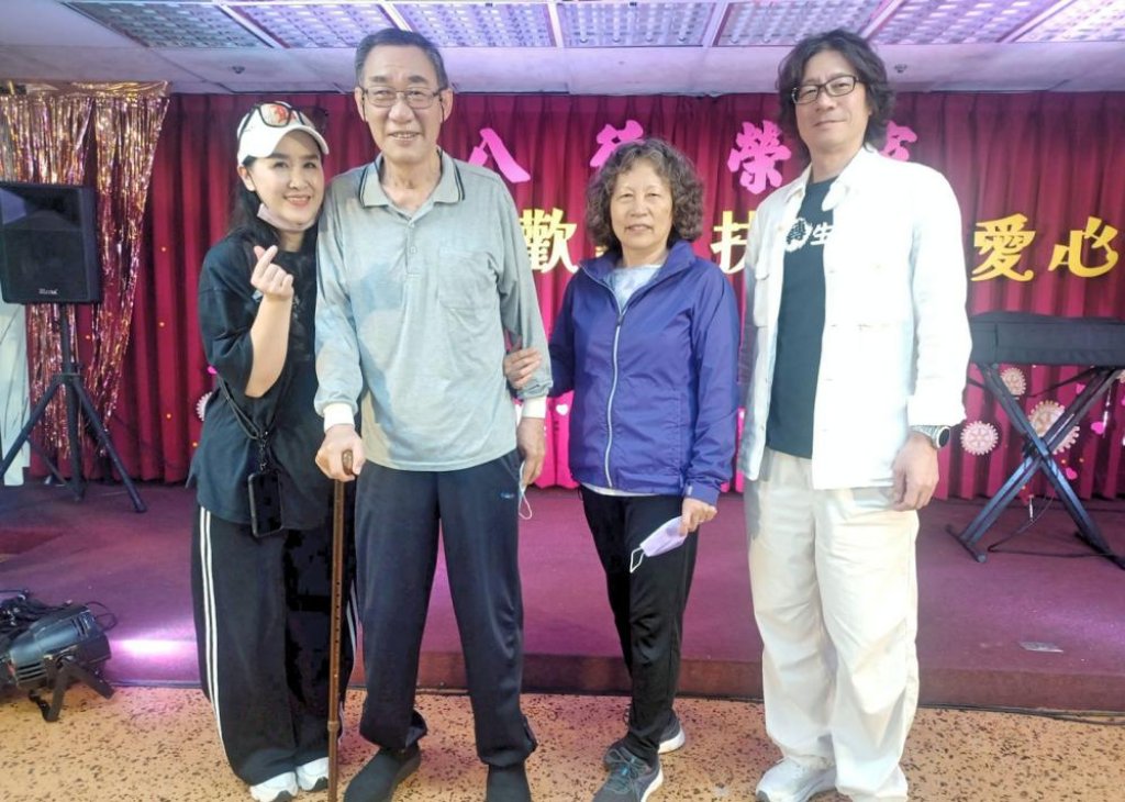 翻轉生命力！何歡劇團巡迴義演用歡笑陪伴八德榮家長者　台北陽明扶輪社捐贈物資關懷長者生活需求