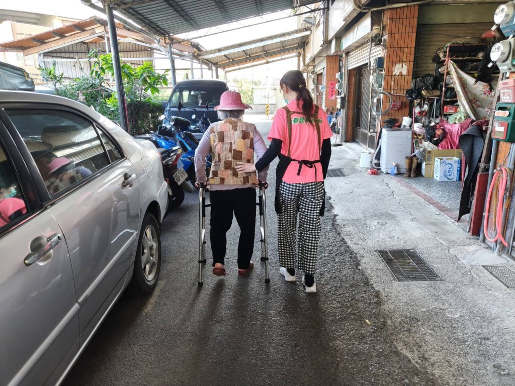 專業長照進入家庭 永春健康生技居家服務陪伴長輩重拾生活能力