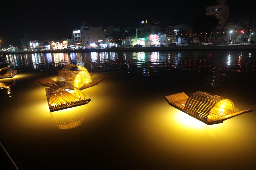 台南運河百年啟燈 光影藝術點亮安平水岸新風貌