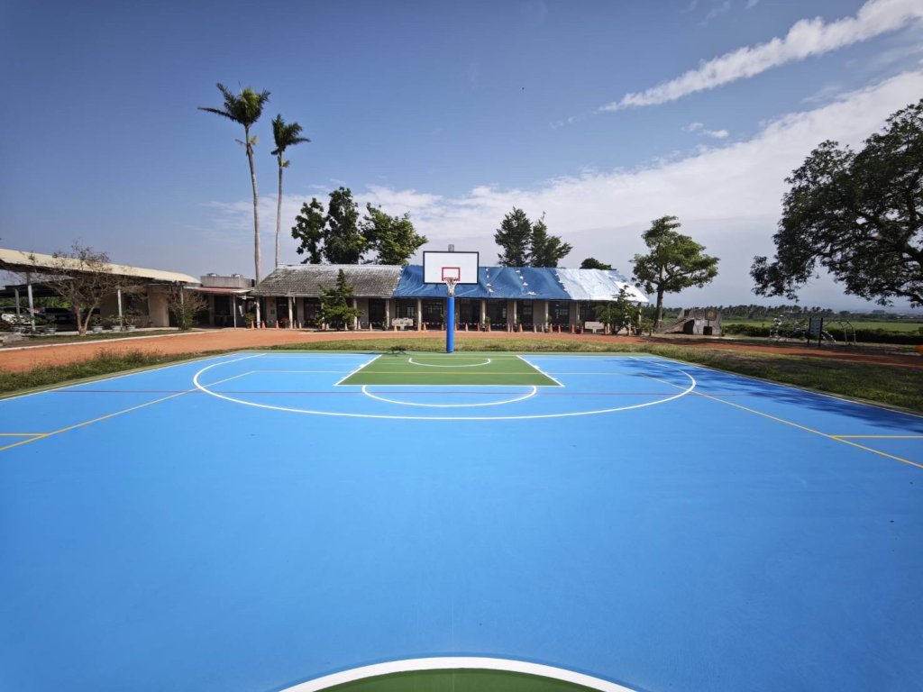 體育局挹注145萬打造校園運動美學 臺南樹人國小4合1球場耀眼登場 