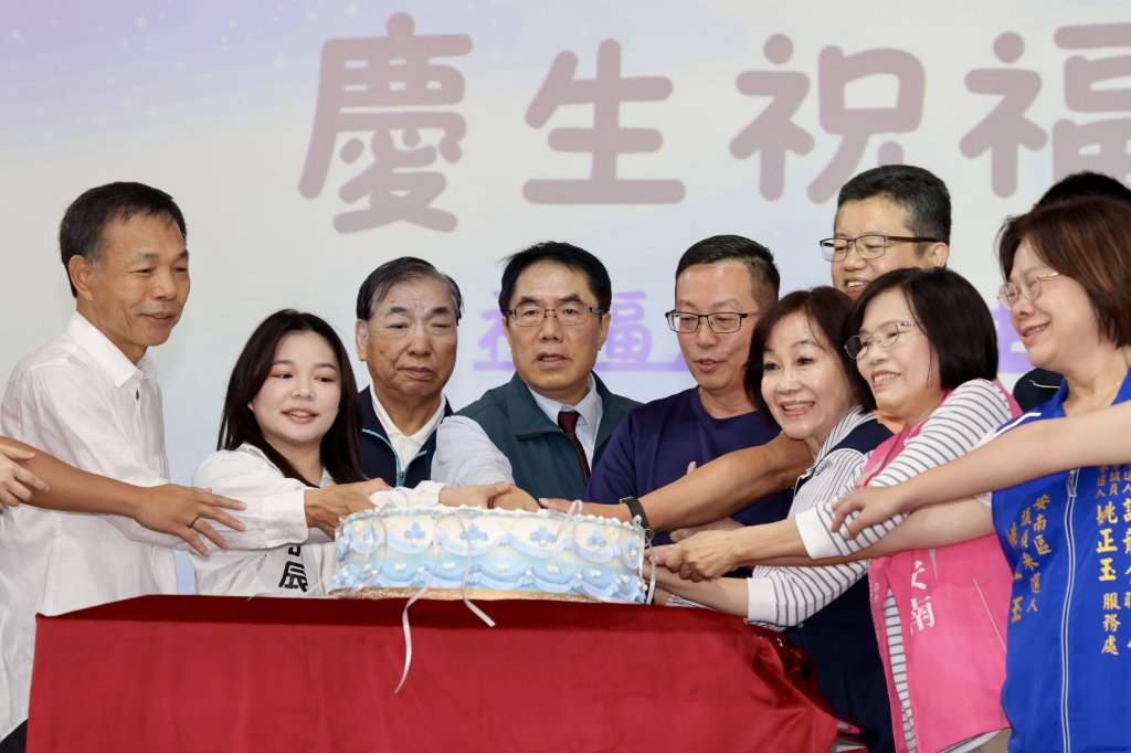 九份子國中小五周年校慶大玩「戶外探索」黃偉哲親臨獻上祝福