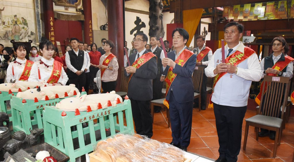 總統賴清德親臨祀典大天后宮春祭大典 黃偉哲陪同揭匾「恩溥黎庶」傳承宗教文化