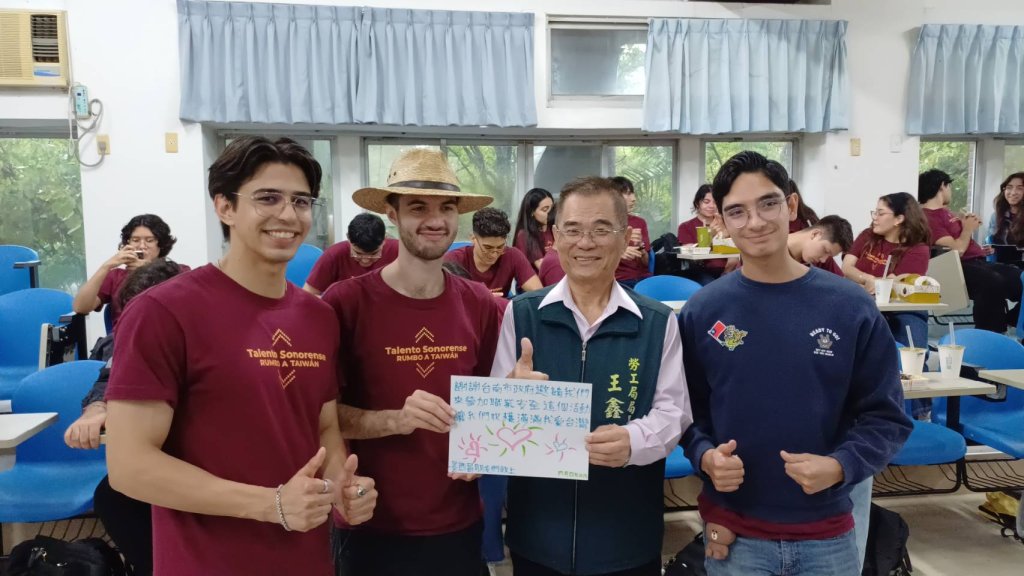 南市勞工局陪境外生歡度兒童節 走訪麻豆感受在地文化