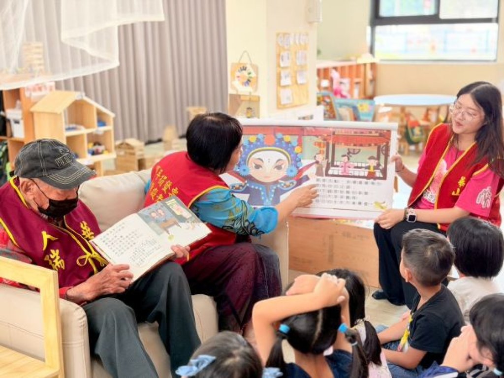 愛心爆米花牽動世紀大愛  人瑞攜幼兒共慶兒童節