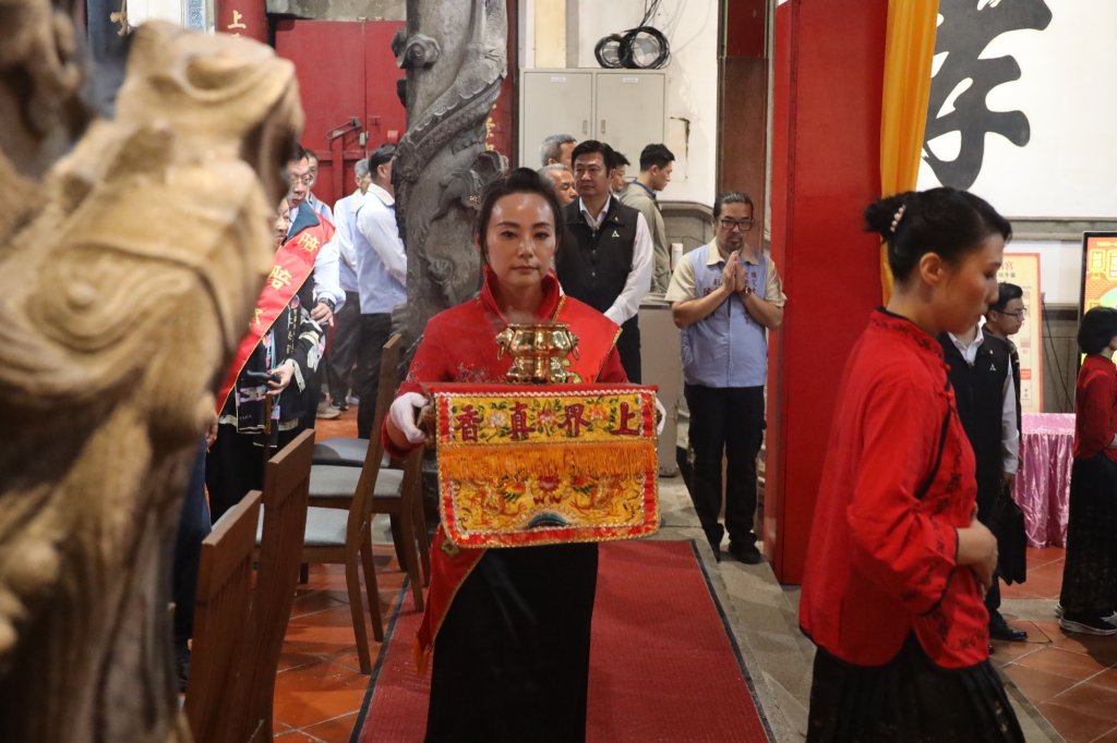 市議員余柷青第九次擔任大天后宮釋奠大典迎神禮官 以虔敬之心祈願媽祖護國祐民