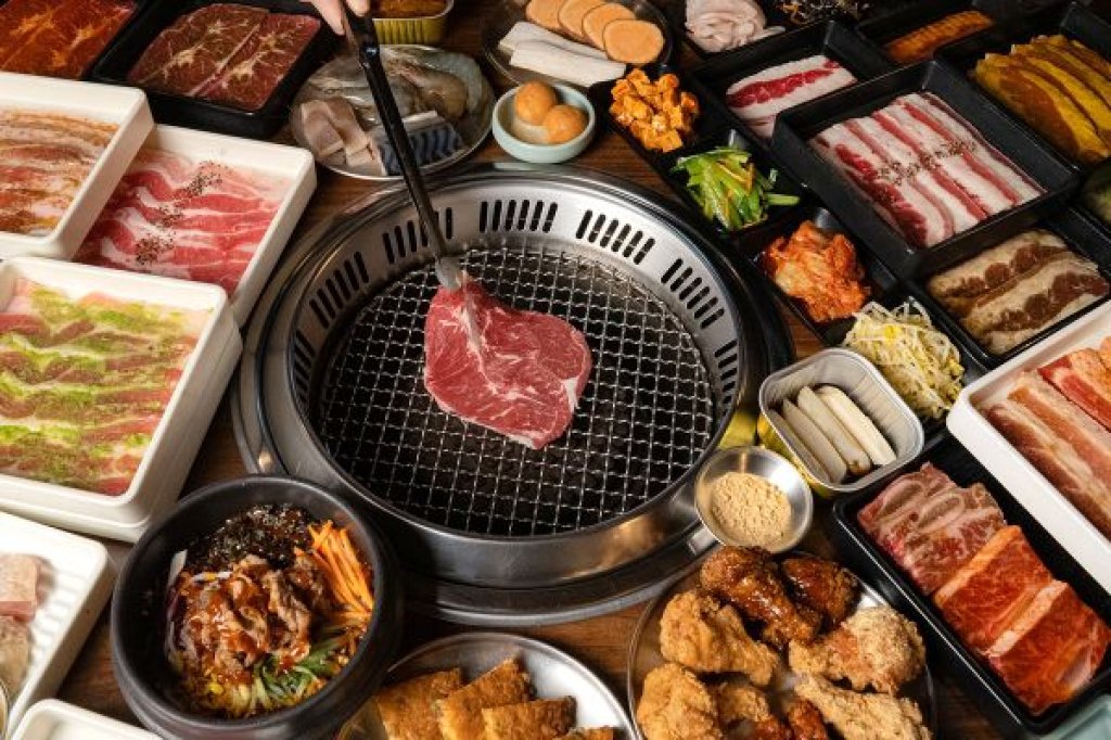 姜滿堂高雄夢時代2週年慶限定 韓式燒肉與炸雞 599元起痛快吃到飽 最高78種海陸極致品項 爆擊120分鐘