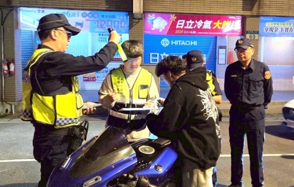 新店警聯合大執法 取締酒駕、改裝噪音車不手軟