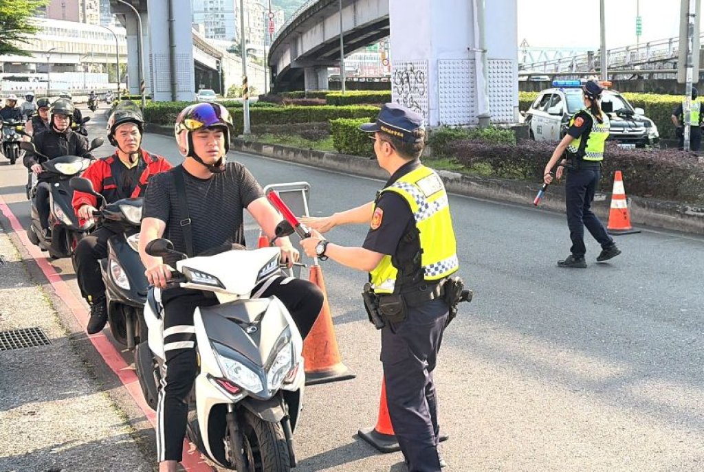 宿醉駕車要小心了！新店警方清晨6至10點攔路檢查